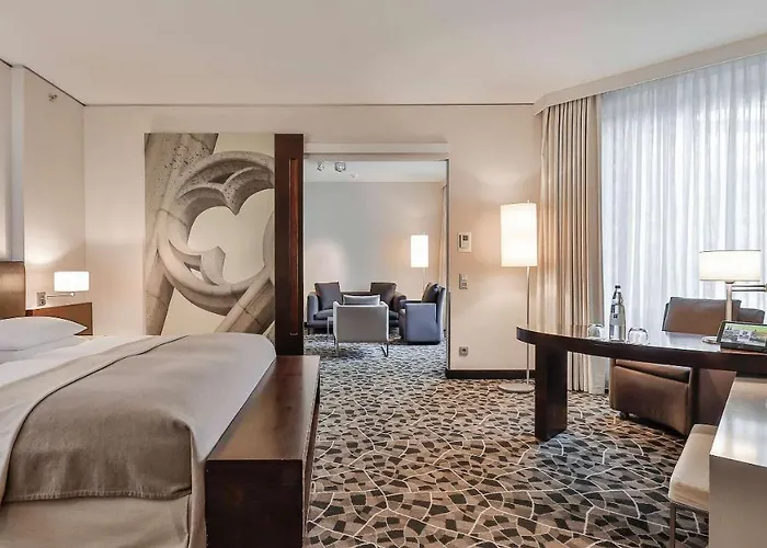 Dorint Am Heumarkt Otel 4*