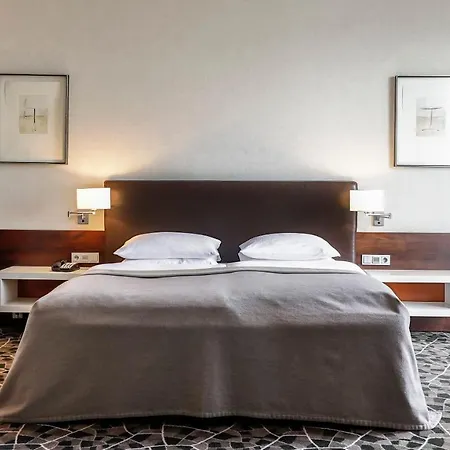 Otel Dorint Am Heumarkt 4*