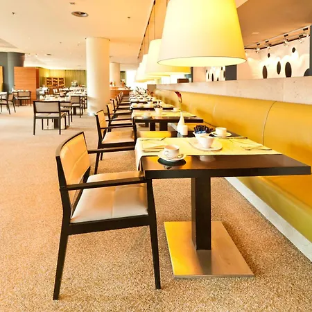 Dorint Am Heumarkt Otel 4*