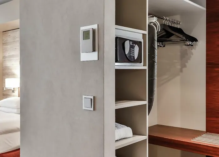 科隆干草市场多林特酒店 4*