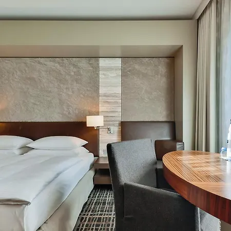 Hotel Dorint Am Heumarkt 4*