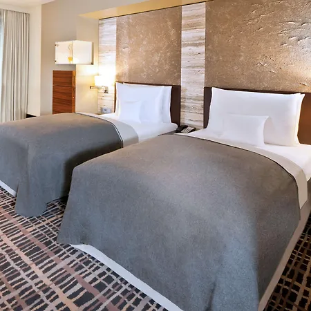 Dorint Am Heumarkt 4*