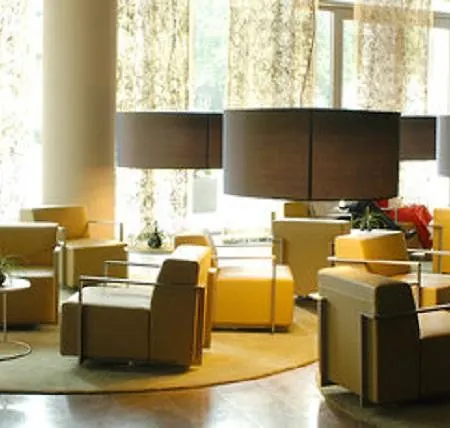 Dorint Am Heumarkt 4*