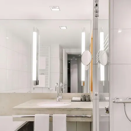 Dorint Am Heumarkt Ξενοδοχείο 4*