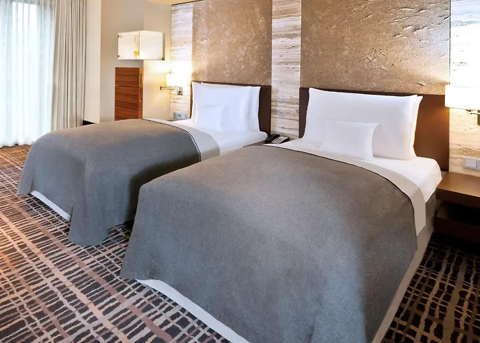 Dorint Am Heumarkt 4*