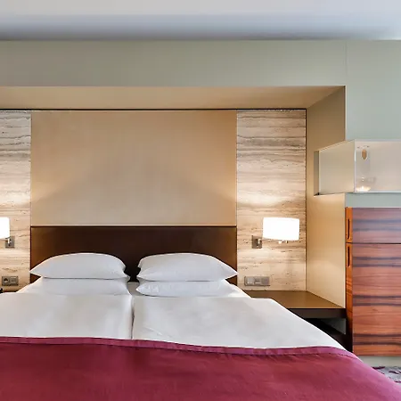 ドリント アム ホイマルクト 4* ケルン